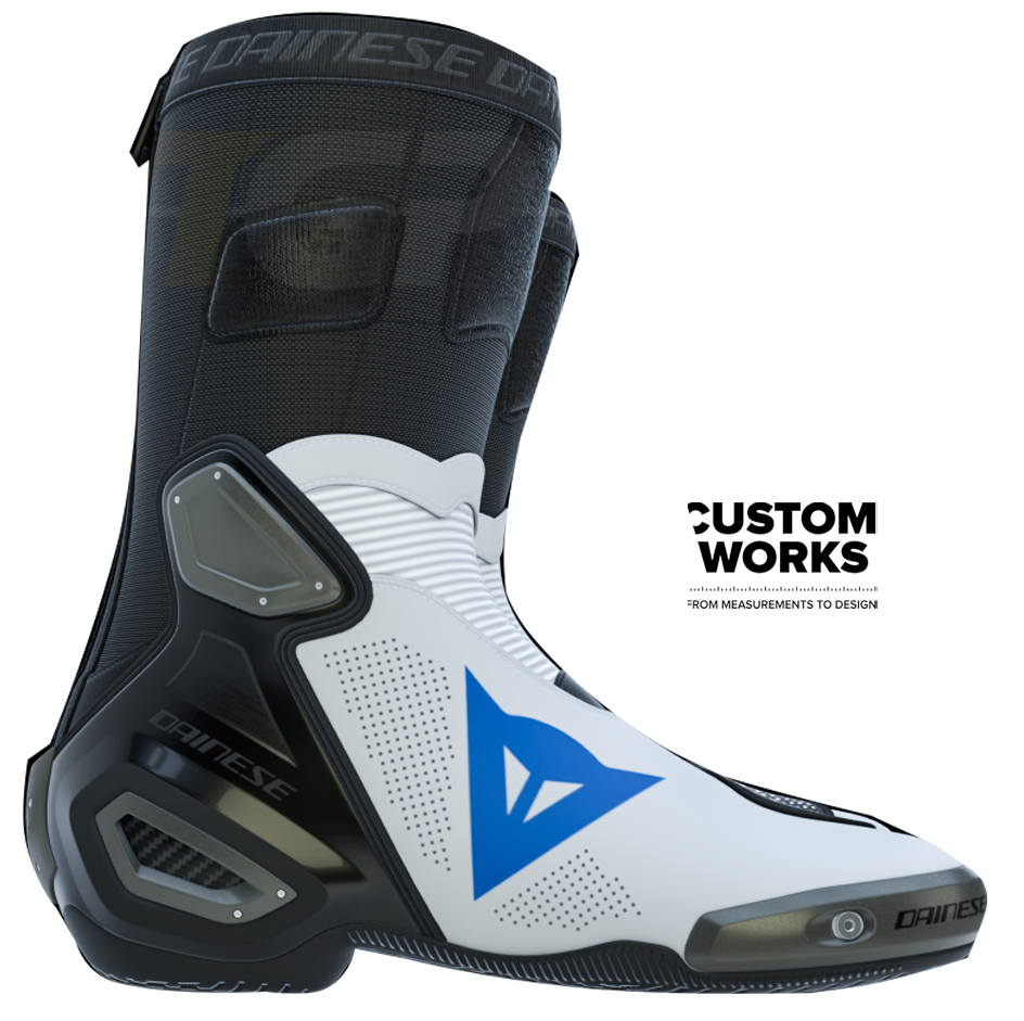 Botas de motociclo de corrida e estrada Dainese Axial 2 Air | Homem | Branco / Azul céu | Custom Works 