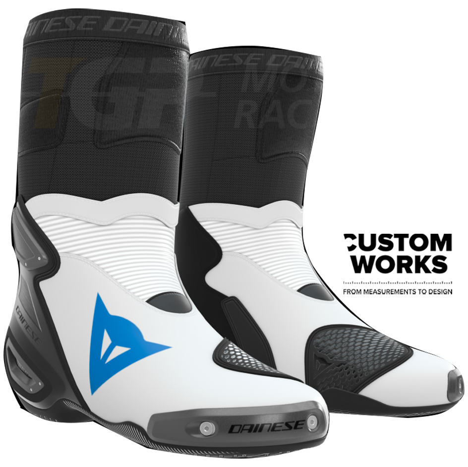 Botas de motociclo de corrida e estrada Dainese Axial 2 | Homem | Branco / Céu azul | Custom Works 