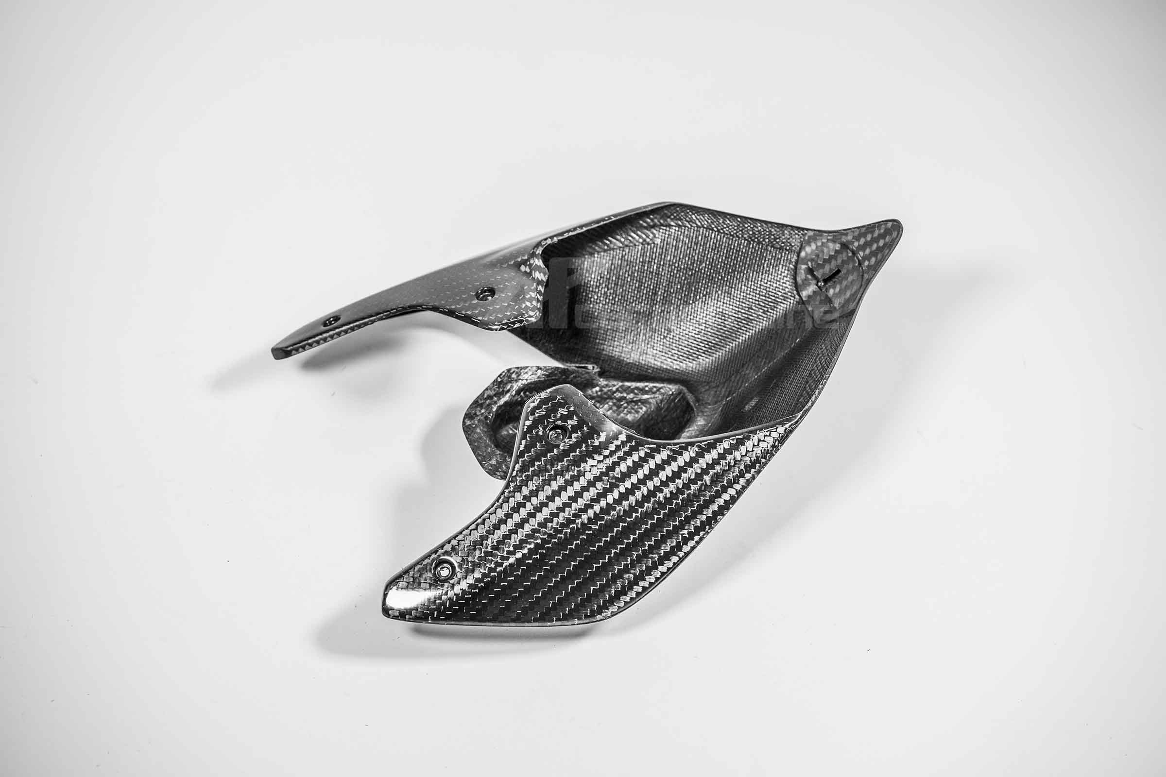 Carenagem traseira em carbono 400g AP Carbon Line Ducati Panigale V4/S/R (18-24) 