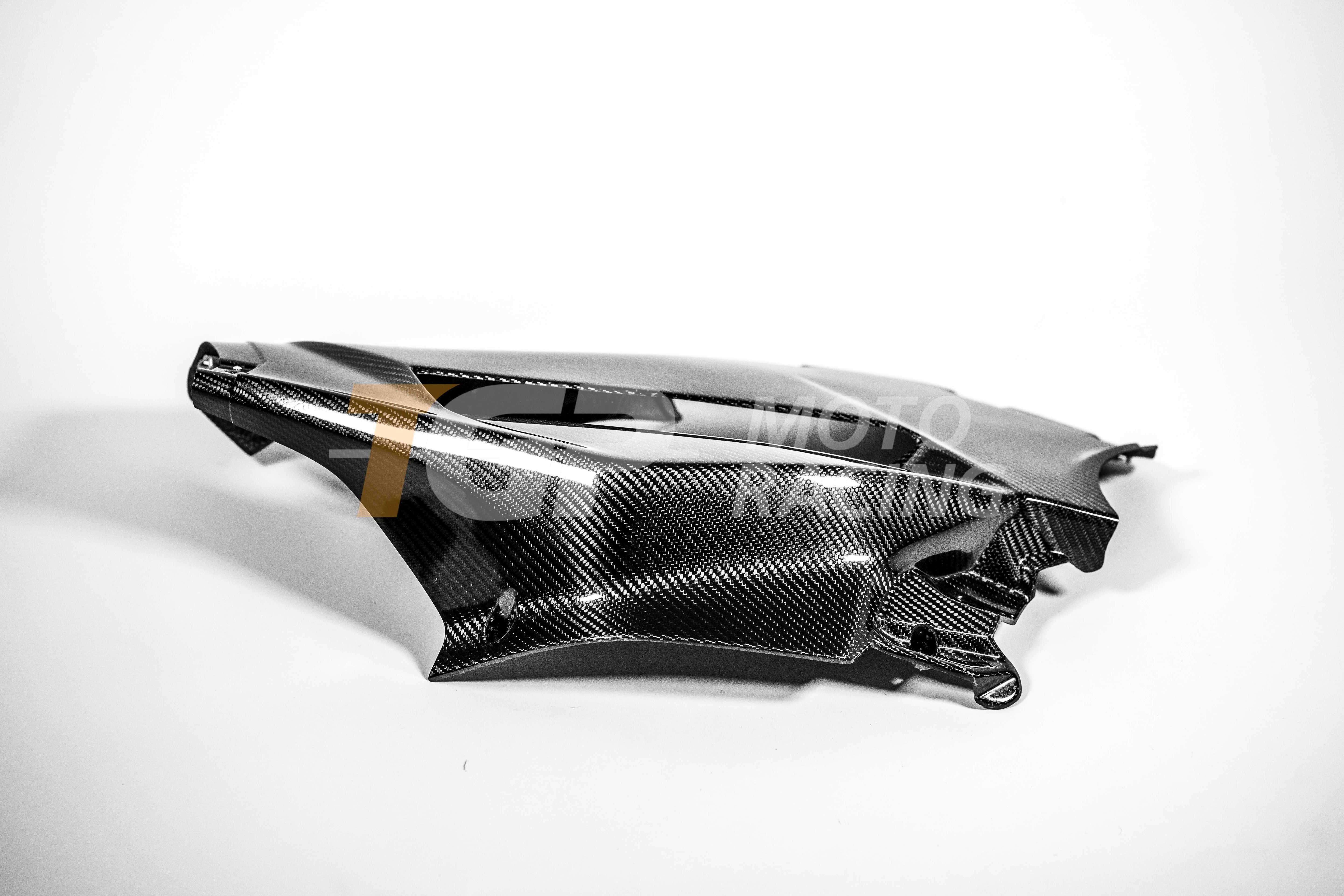 Right side panel 200g carbon AP Carbon Line Ducati Panigale V4 R (2026) 
