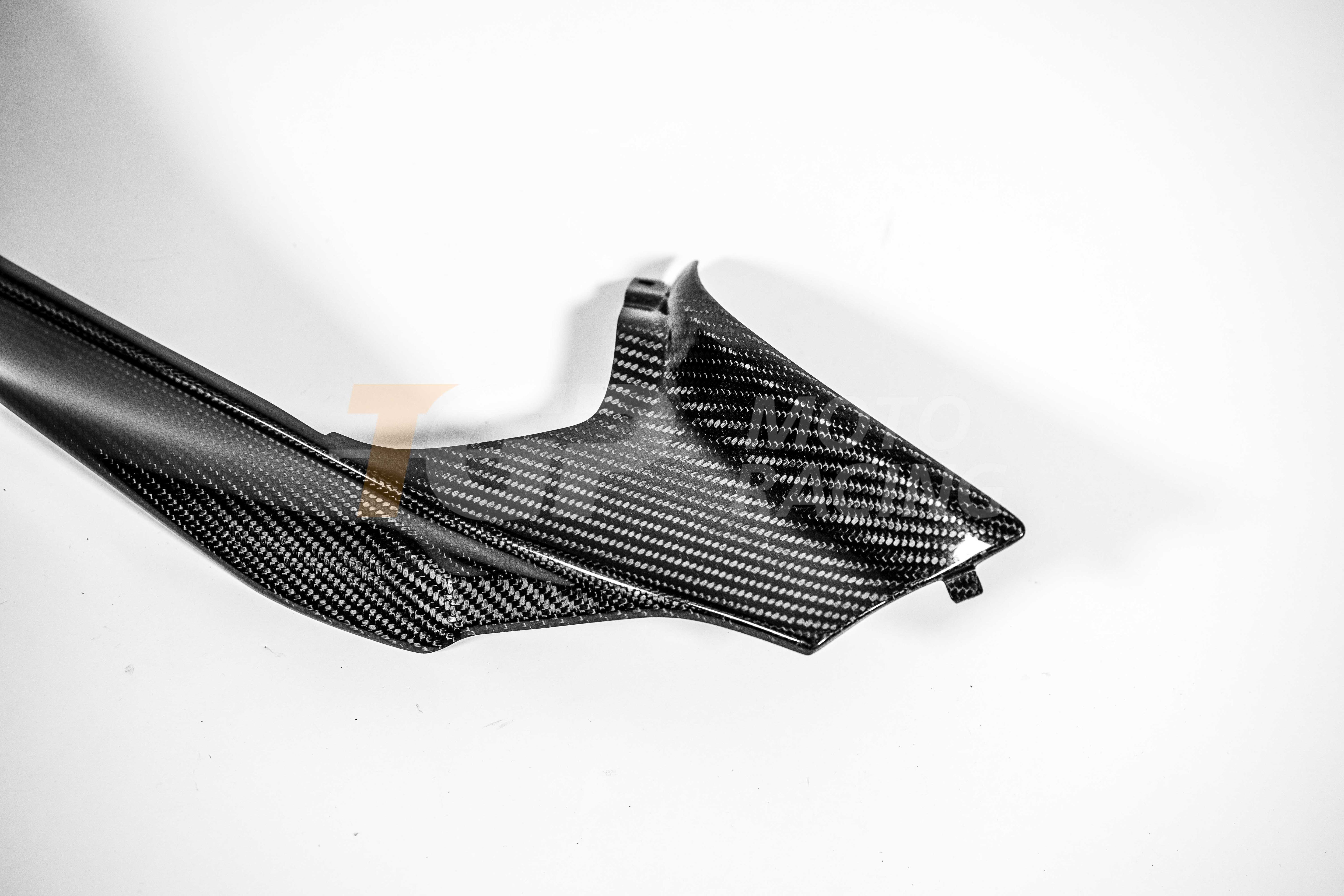 Rear fairing right 200g carbon AP Carbon Line Ducati Panigale V4/S/R (25-26) 