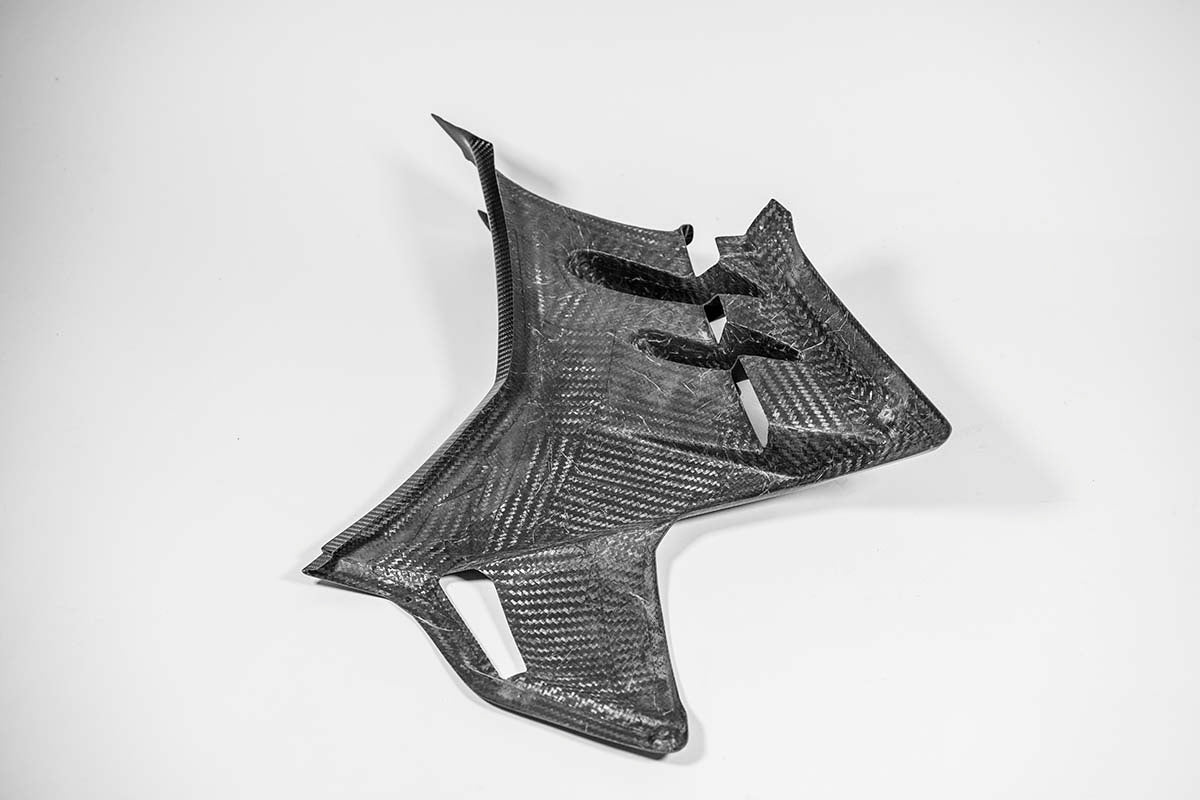 Right side panel 200g AP Carbon Line Aprilia RSV4/RR/1100 Factory (21-26) 