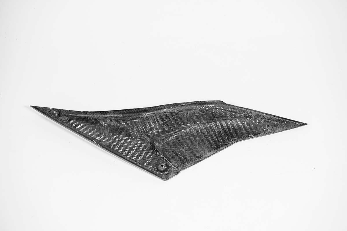 Painel lateral inferior esquerdo 200g AP Carbon Line Aprilia RSV4/RR/1100 Factory (21-25) 