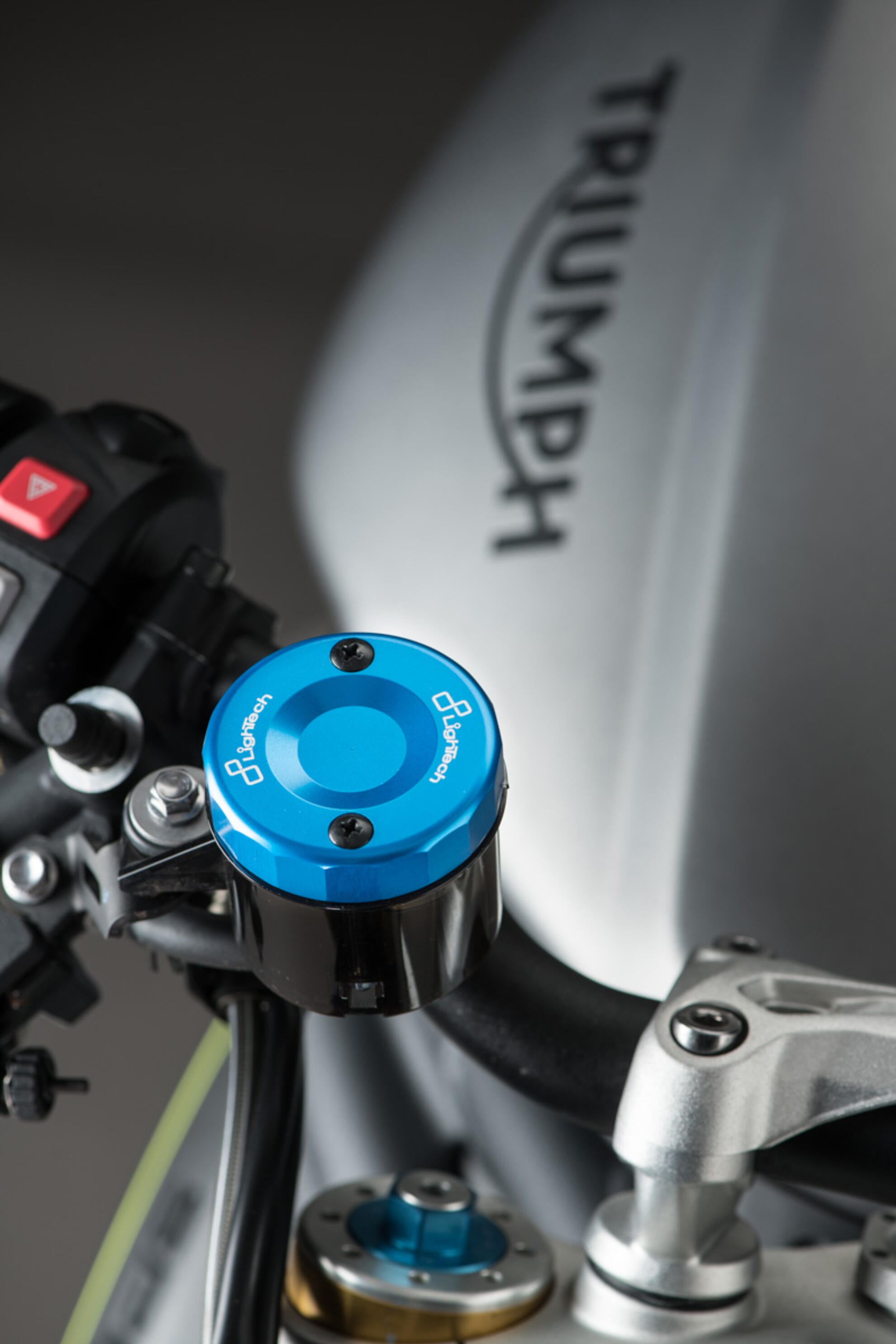 Tampa do reservatório dianteiro LighTech Aprilia RS 660 (20-26) FBC04 