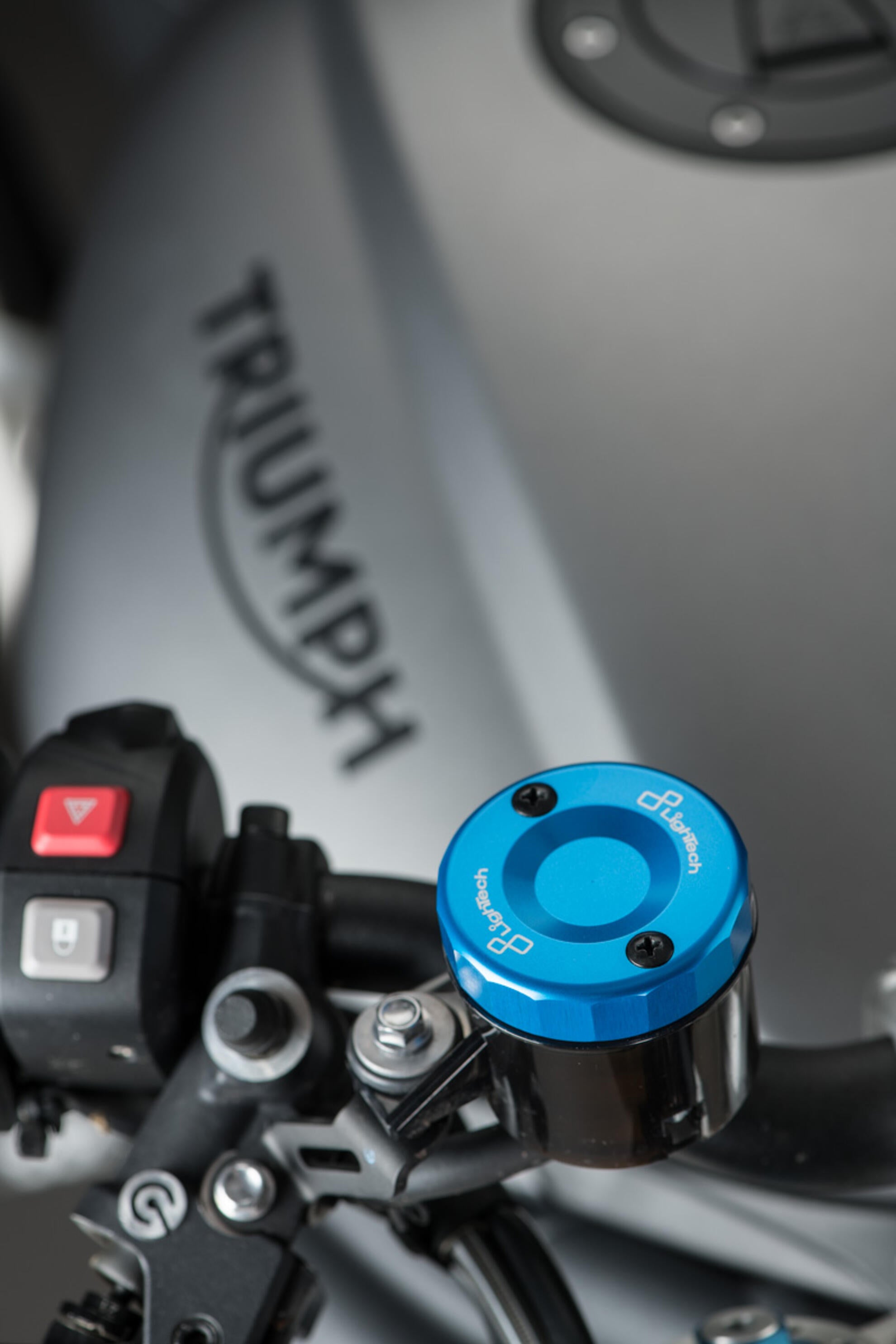 Tampa do reservatório dianteiro LighTech Aprilia RS 660 (20-26) FBC04 