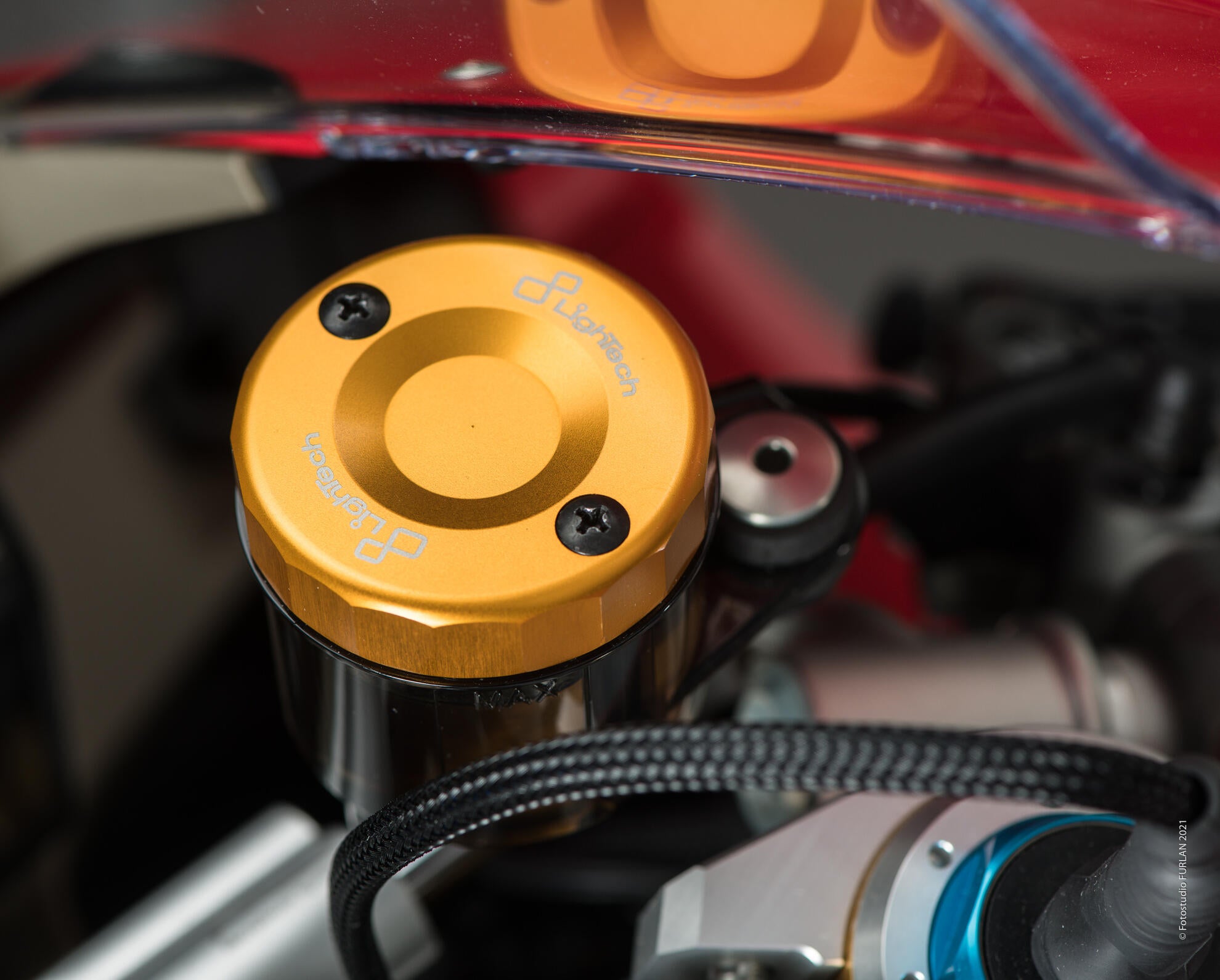 Tampa do reservatório dianteiro LighTech Aprilia RS 660 (20-26) FBC04 