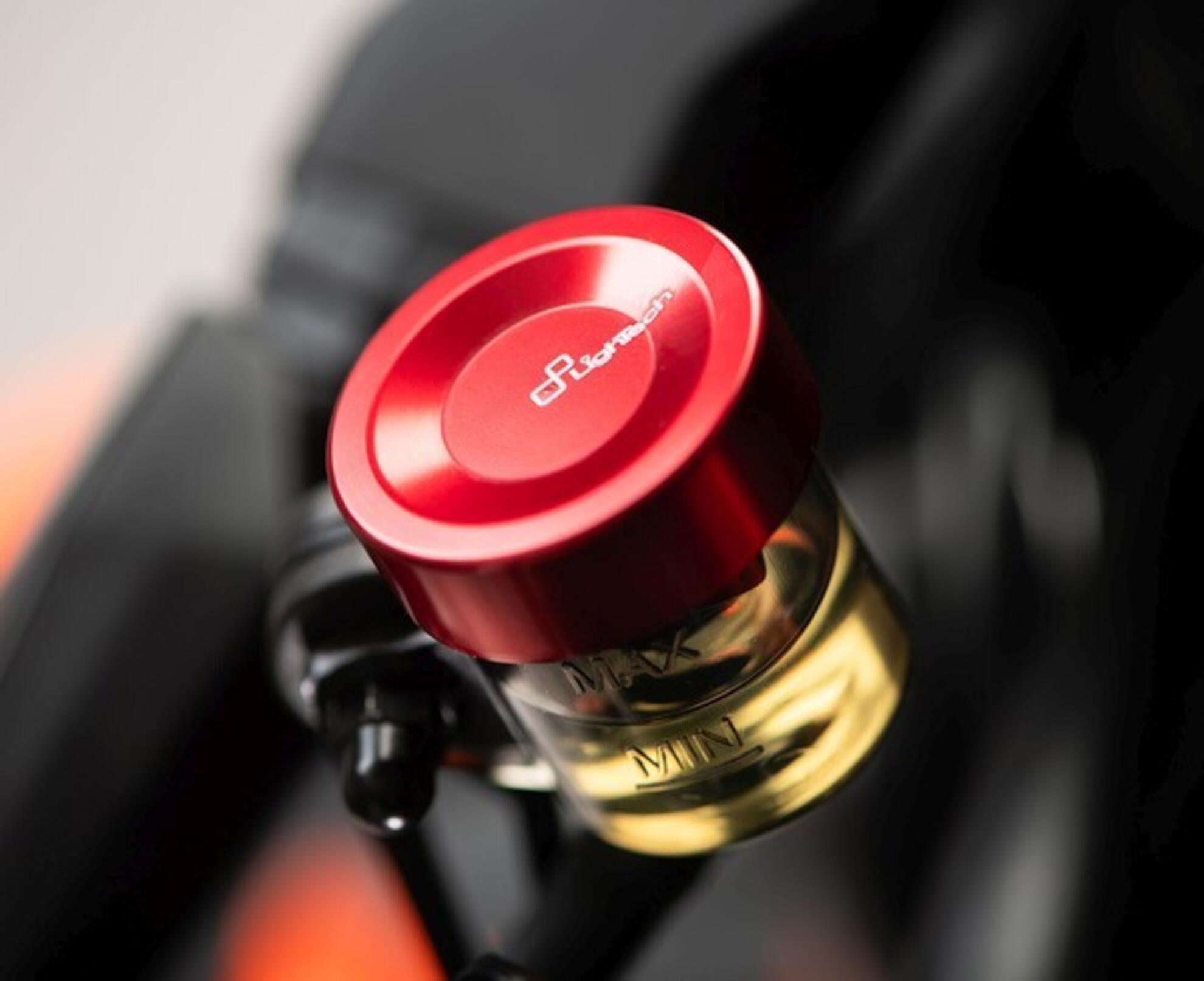 Tampa do reservatório de expansão traseiro LighTech Ducati Panigale V4/S/R (25-26) FBC27 