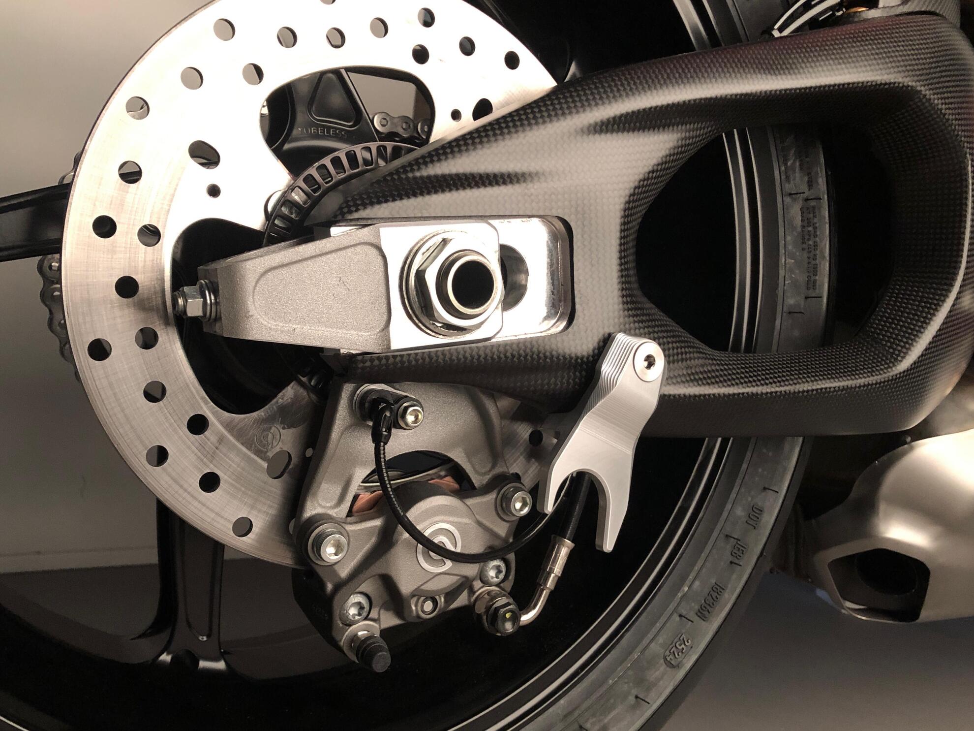 Stand shots Light -tech for stands with roles for Ducati Panigale V4/S (2025) Ftedu001
