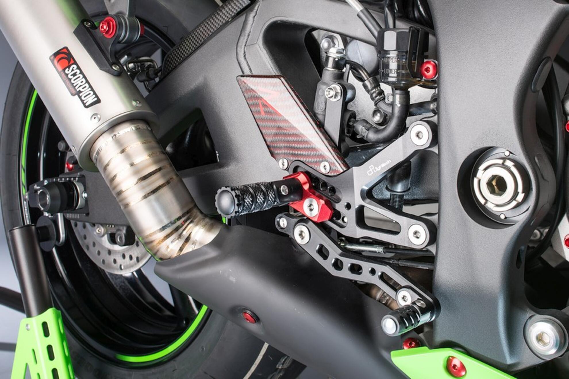 R LighTech Kawasaki ZX-10 R/RR (16-20) footrest system FTRKA006R 