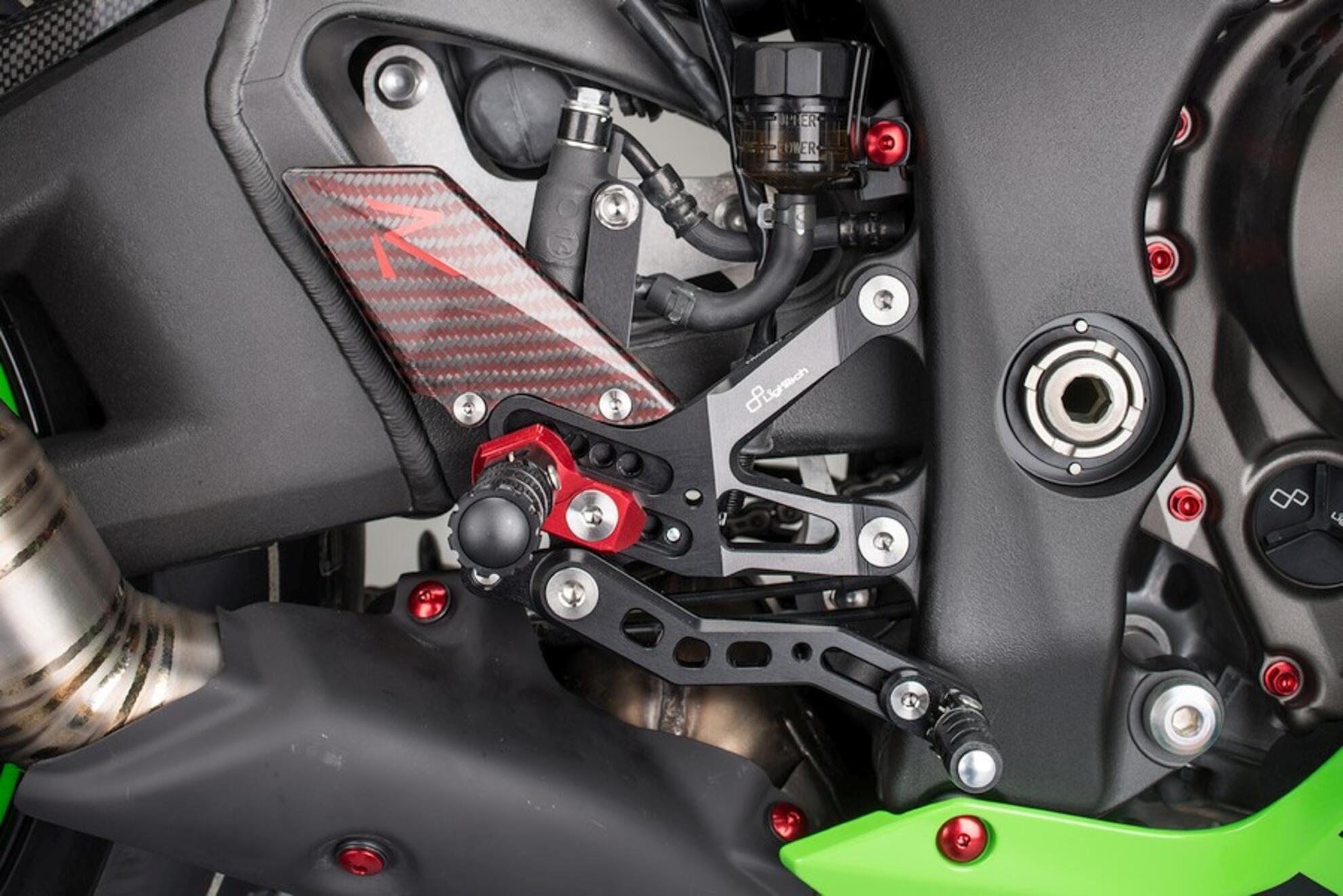 R LighTech Kawasaki ZX-10 R/RR (16-20) footrest system FTRKA006R 