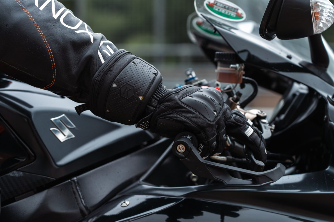 Knox Oulton MK2 Luvas de Desporto em Pele | Homem | Preto/Branco | 1011352160050 