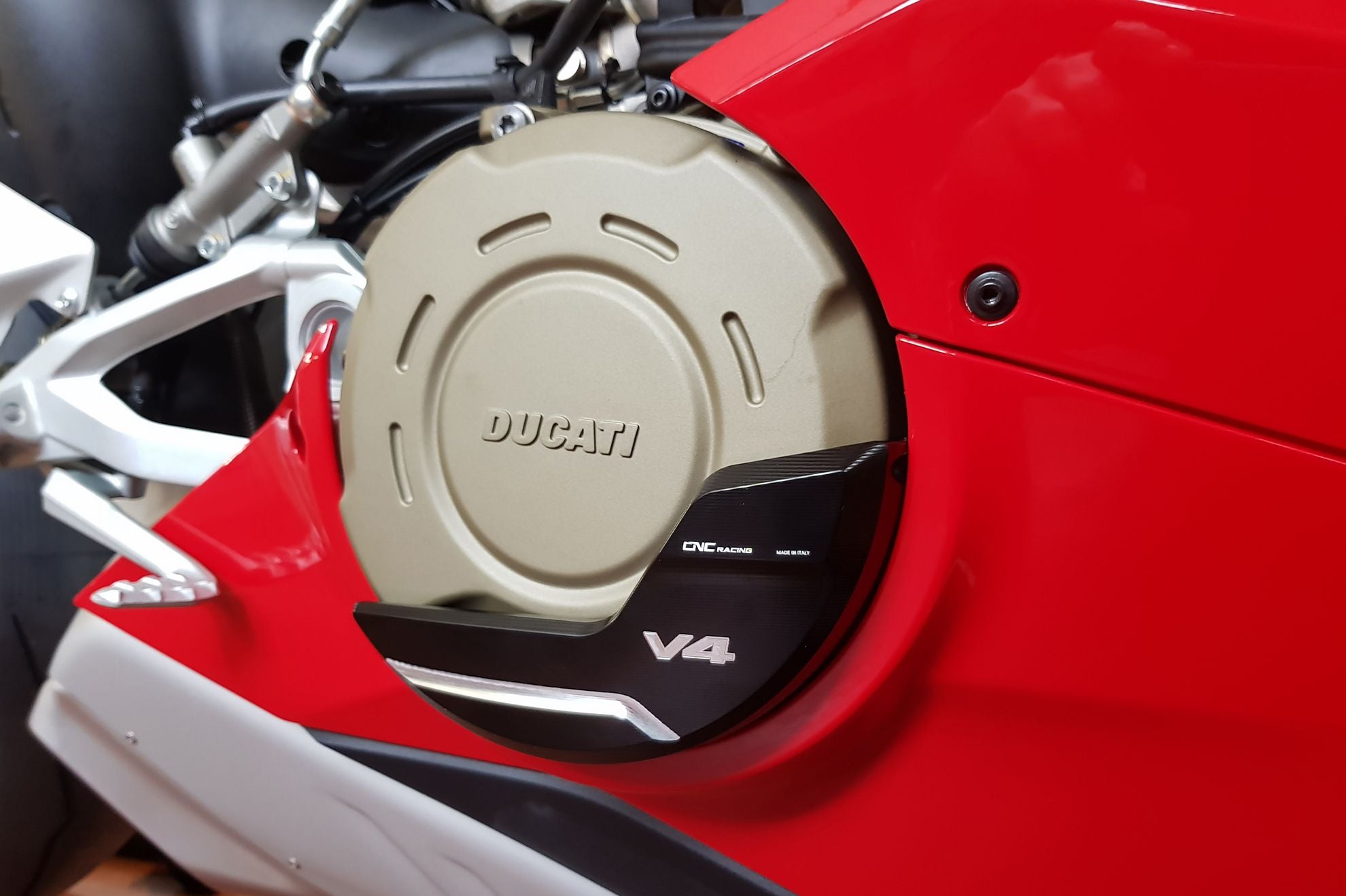 Protetor de embreagem em alumínio, capa de proteção CNC Racing Ducati Panigale V4/S (25-26) PR310 