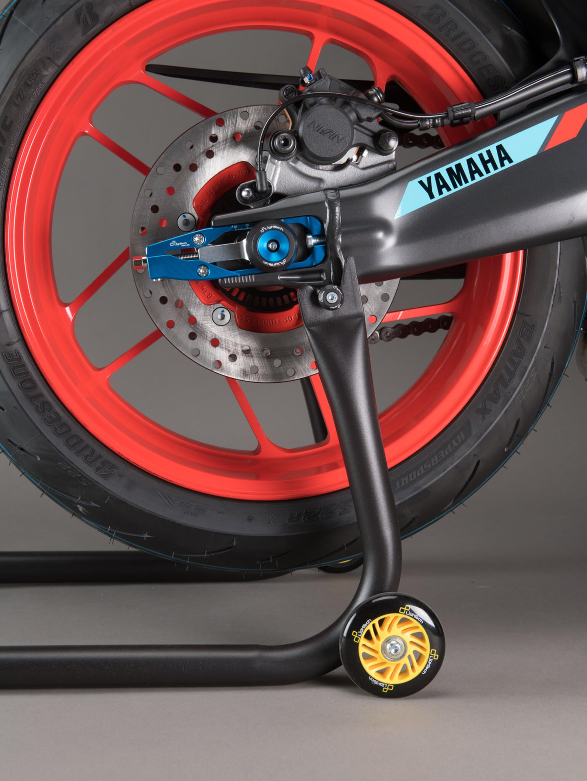 Steel rear wheel stand Lightech Ducati Panigale V4/S (2025) with fork recordings RSF036