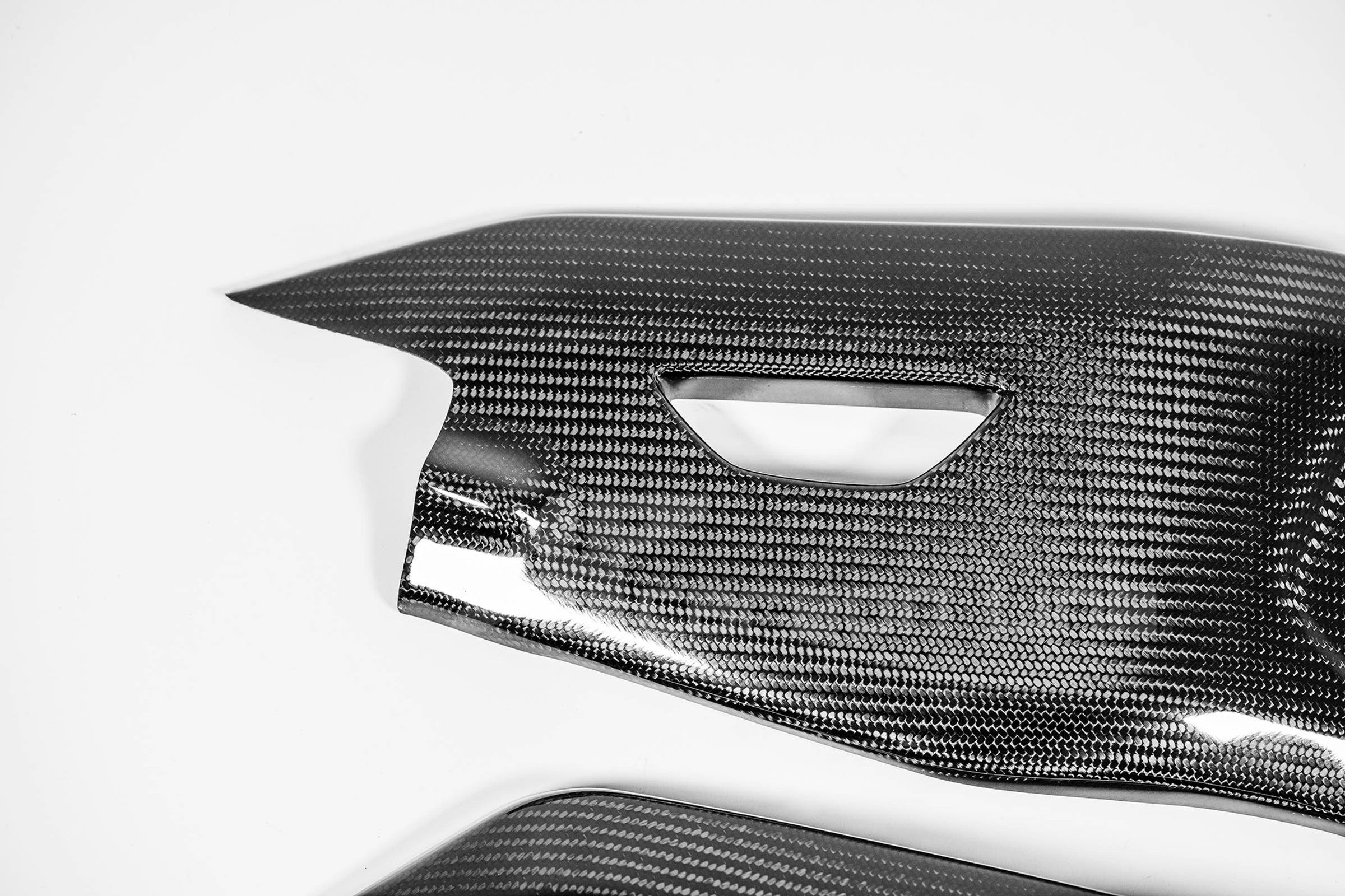 Cobrimentos de braço oscilante 200g AP Carbon Line Yamaha YZF-R1/M RN32, RN49 e RN65 (15-25) 