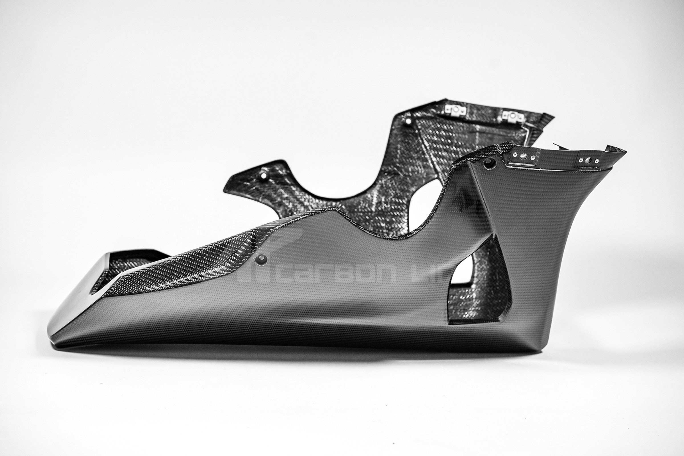 Spoiler de bug 200g AP Carbon Line Yamaha YZF-R1/M RN65 (20-25) 