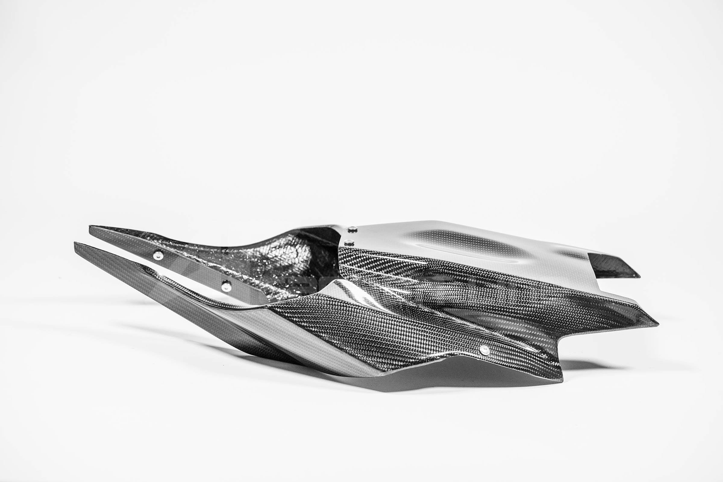 Carenagem traseira 200g AP Carbon Line Yamaha YZF-R1/M RN65 (20-25) 