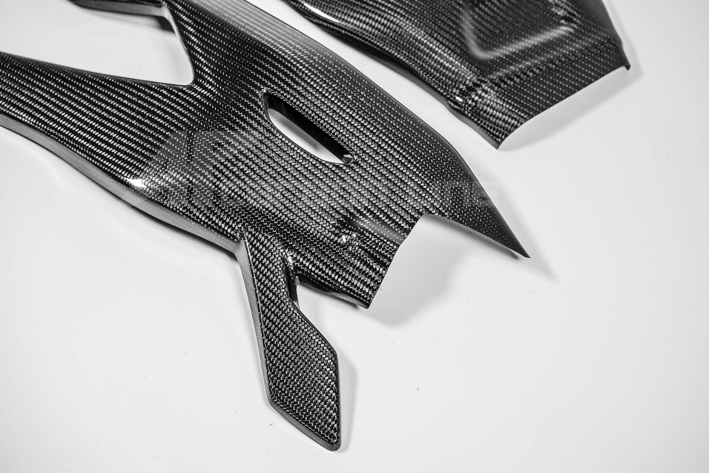 Cobrimentos de braço oscilante 200g AP Carbon Line Yamaha YZF-R1/M RN32, RN49 e RN65 (15-25) 
