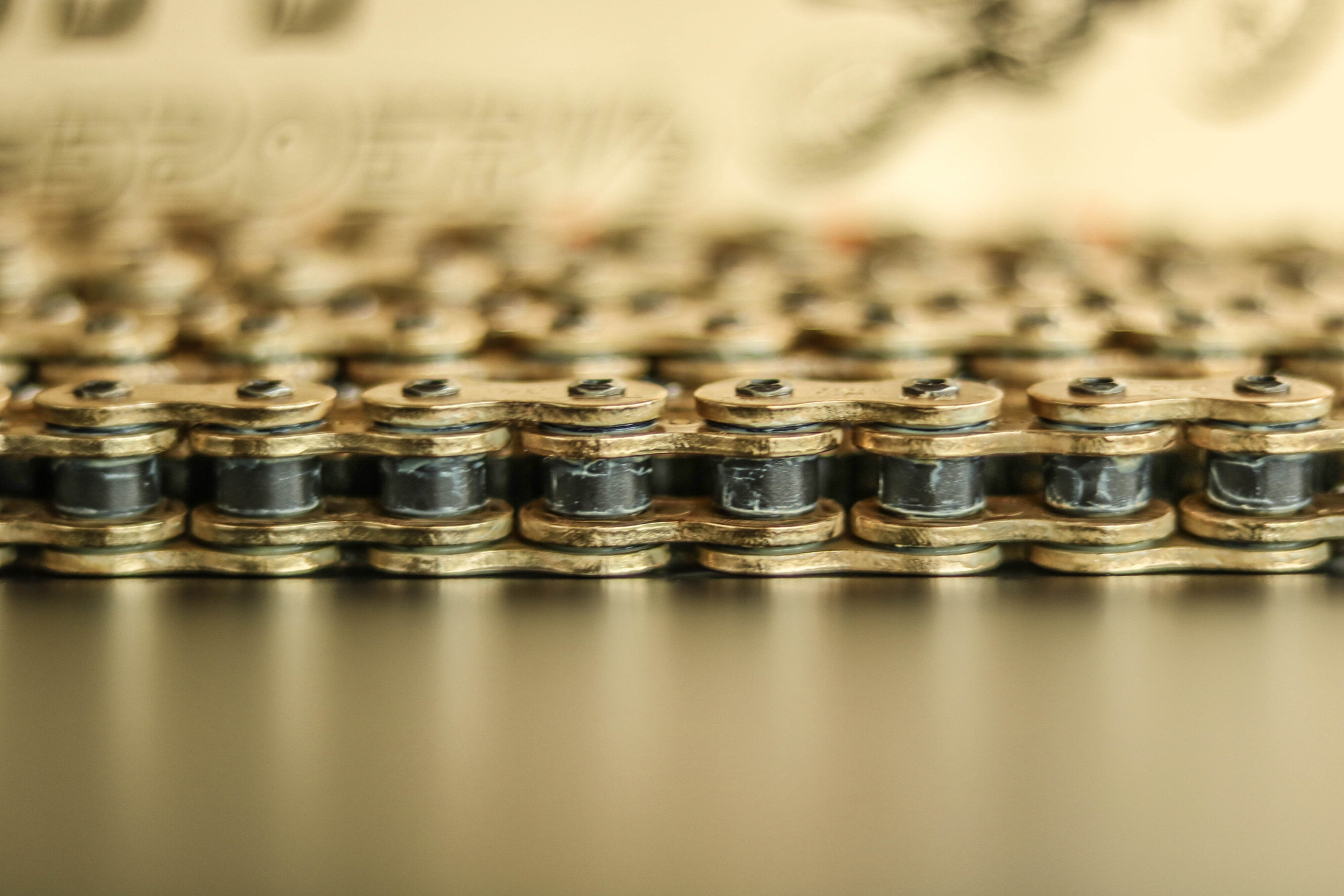 D.I.D 520ERV7 X-Ring Chain 520 G&G open with rivet link – 100 to 130 links 