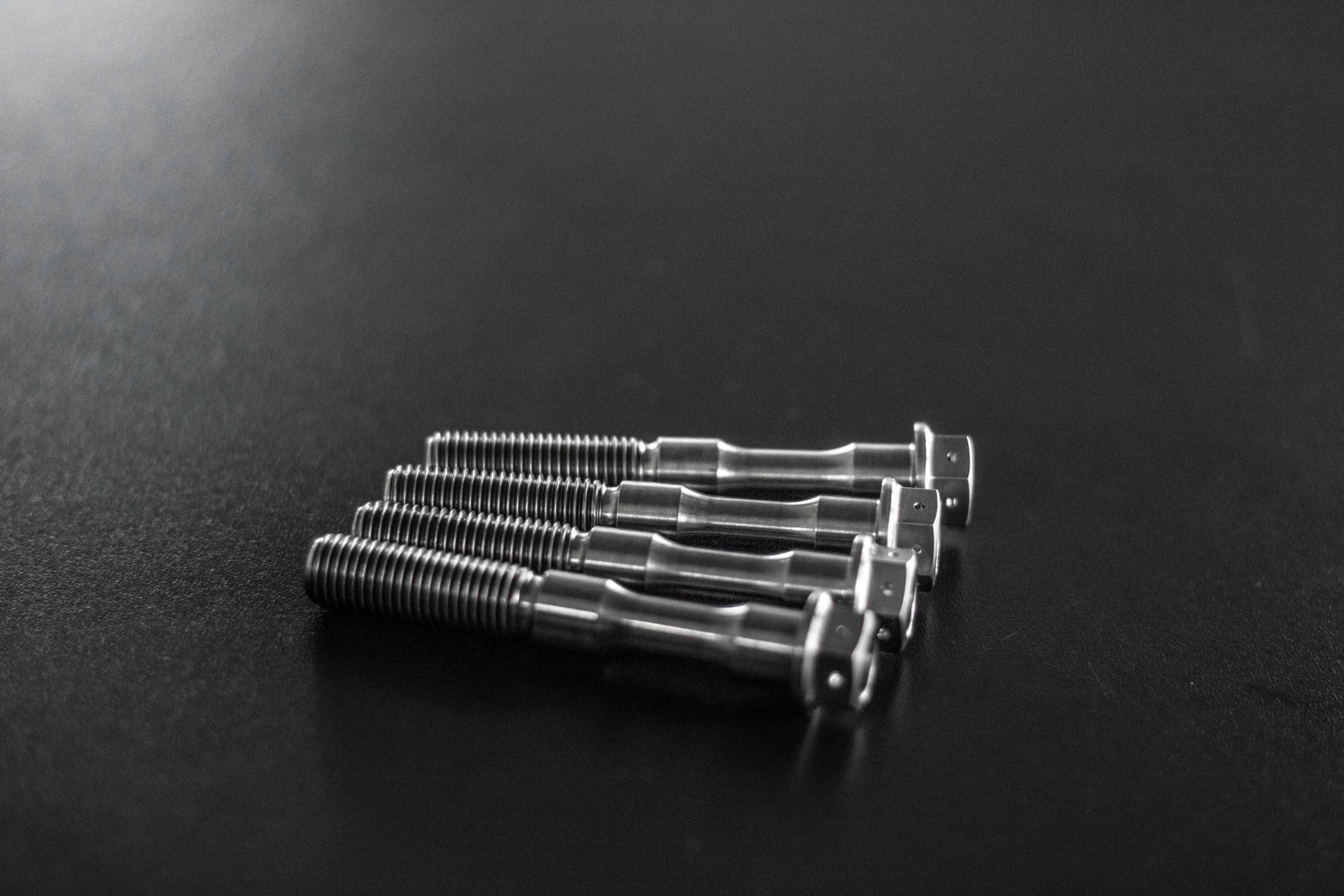 Kit de parafusos de titânio para pinça de travão Aprilia RSV4/Factory/R/RR/RF (09-16) TGP 