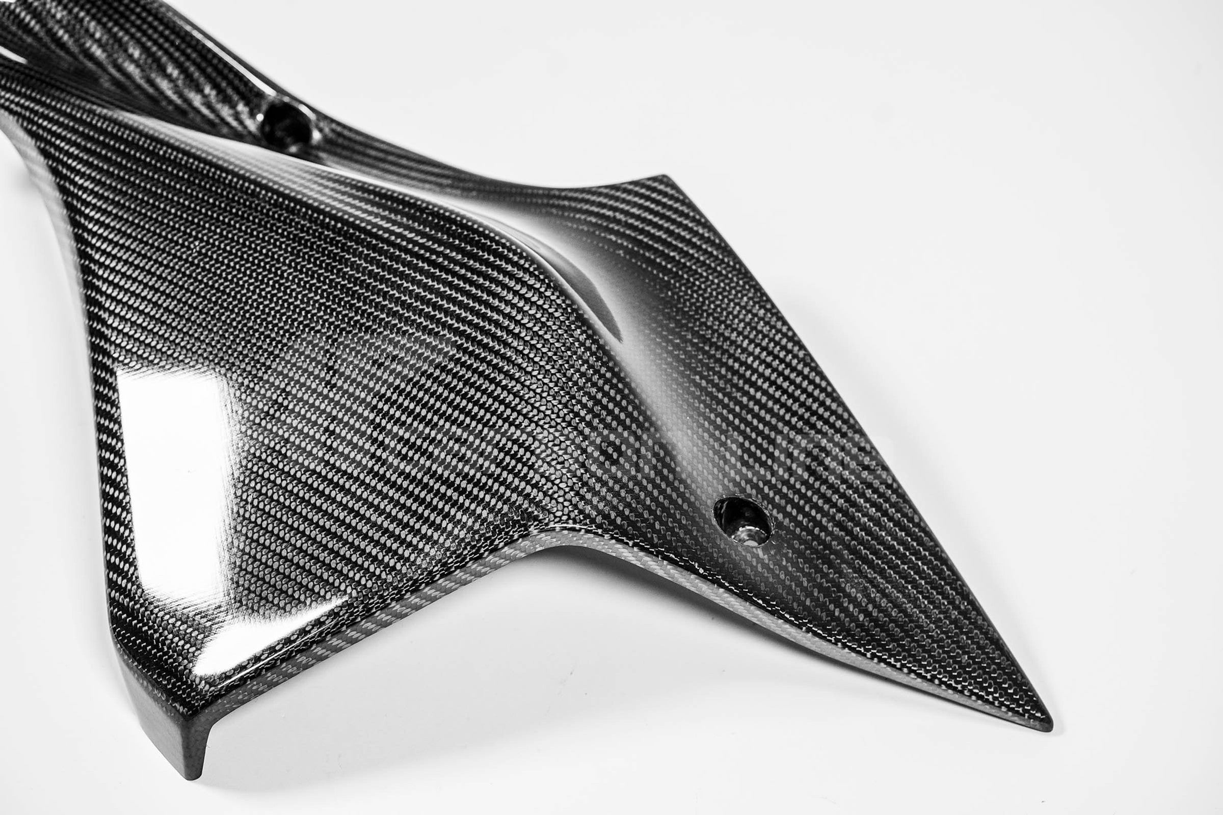 Lateral esquerdo 200g AP Carbon Line Yamaha YZF-R1/M RN65 (20-25) 